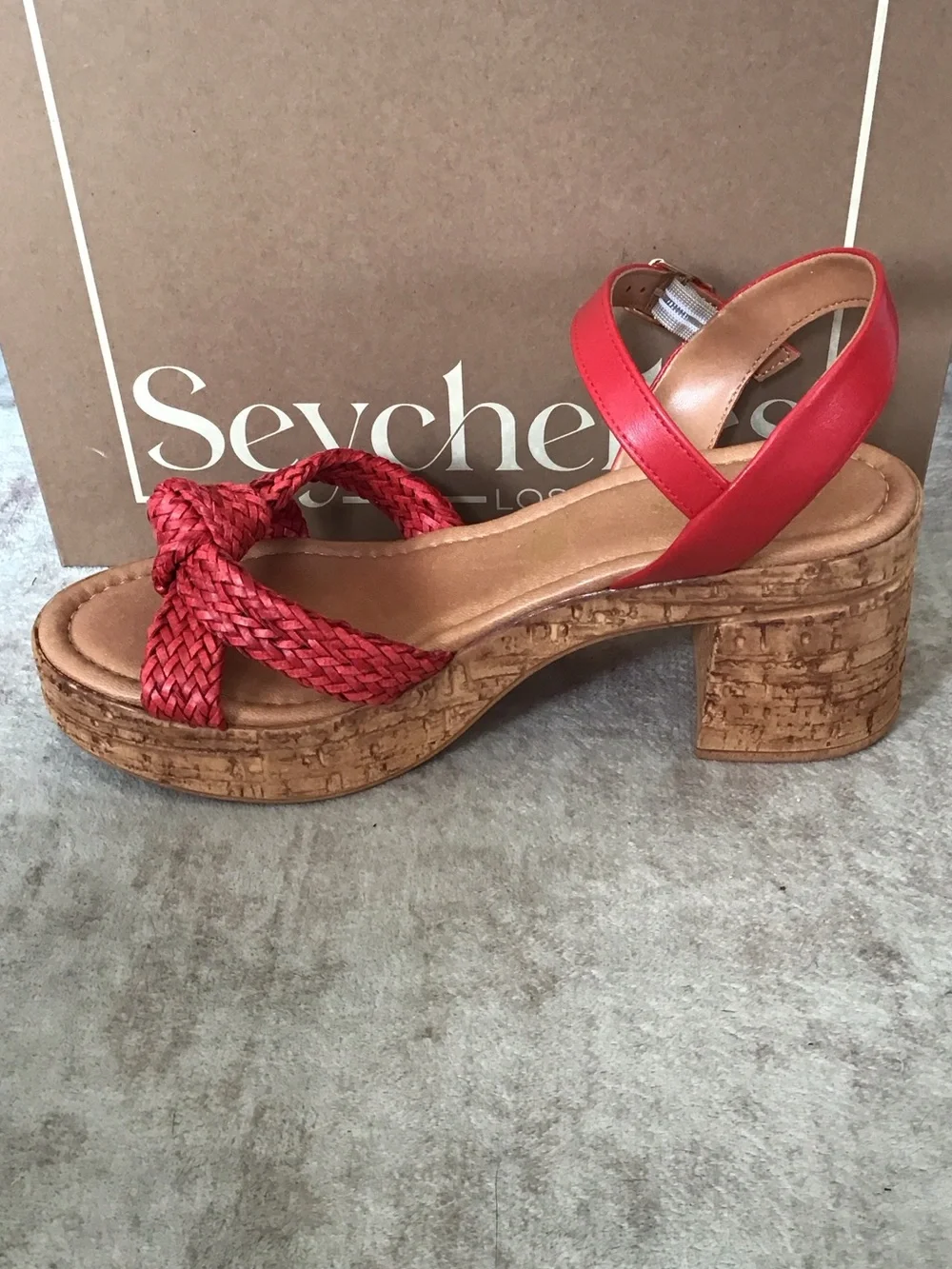 Seychelles bold red